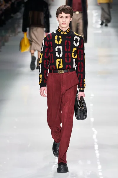 Look 28